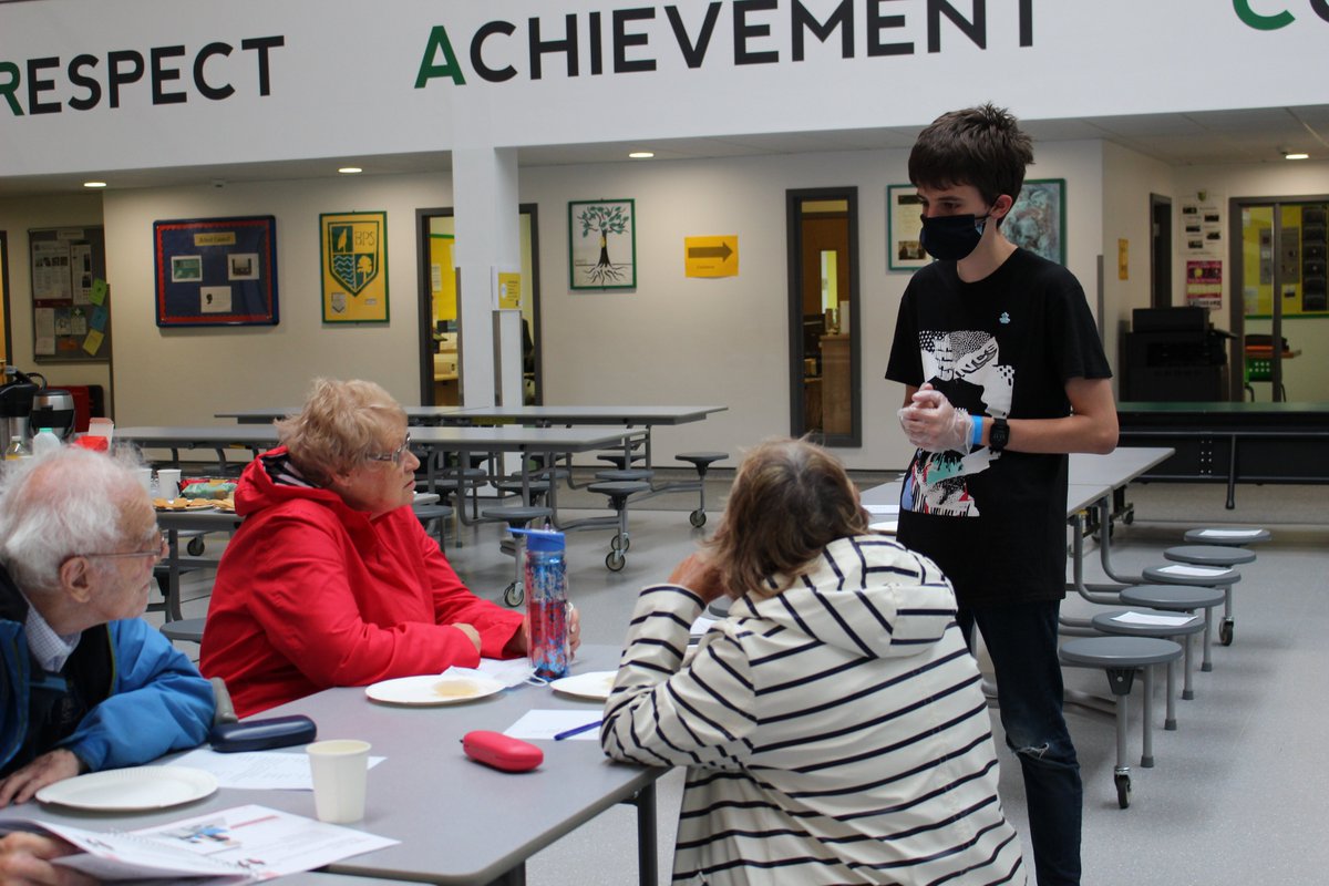 SFC_Foundation's tweet photo. Working together 💪

This week, our @NCS teams delivered their social action projects at Bitterne Park School to assist our elderly participants and raising awareness about the current problems facing refugees and asylum seekers within the UK.

An inspiring day. 😇 https://t.co/FdmvyqBNMY