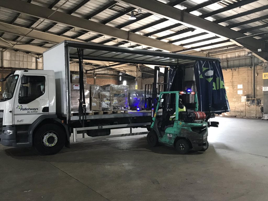Palletways_D45's tweet photo. It’s been another challenging and busy week here at Palletways London serving the #London Business Community, with our #logistics services.
Delivered 5245 Pallets for the #Network Members and Collected 3424 Pallets for our Customers .
Well Done Team London great work.
👏👏👏👏👏 https://t.co/PiFkgplsuH