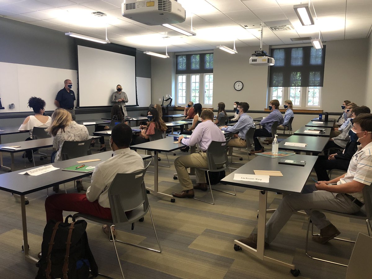 UTCBizDean's tweet photo. I enjoyed getting to meet our newest class of Rollins Scholars yesterday! They will achieve great things this year. Go Mocs! https://t.co/6nVRjtR86J