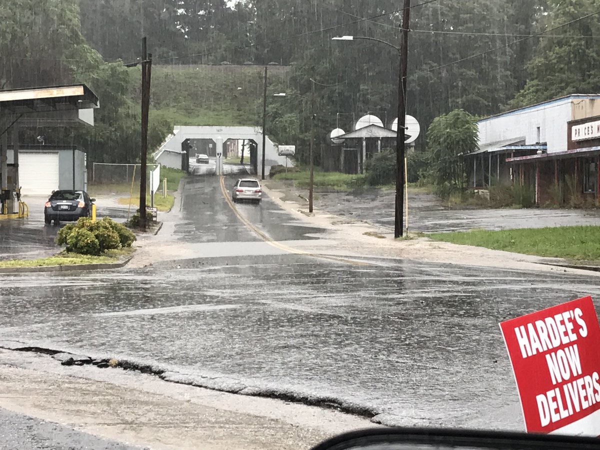 MPDASHIFT's tweet image. We ask that if you don’t have to drive, stay at home where it is dry. Please do not drive thru standing water! We want everyone to be safe during this heavy rain we are getting currently!