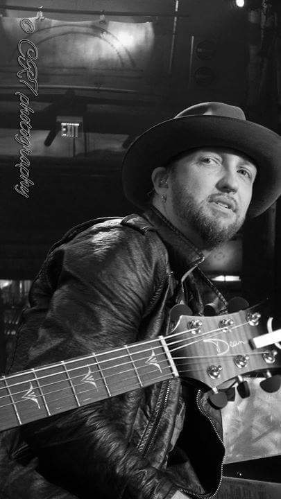 LoCashArmy's tweet photo. Happy Birthday to Preston of @LOCASHmusic ! #Forever21
#FeelsLikeAParty #BeersToCatchUpOn
🎂🎁🎉🍻 https://t.co/rlgqwTzAEI