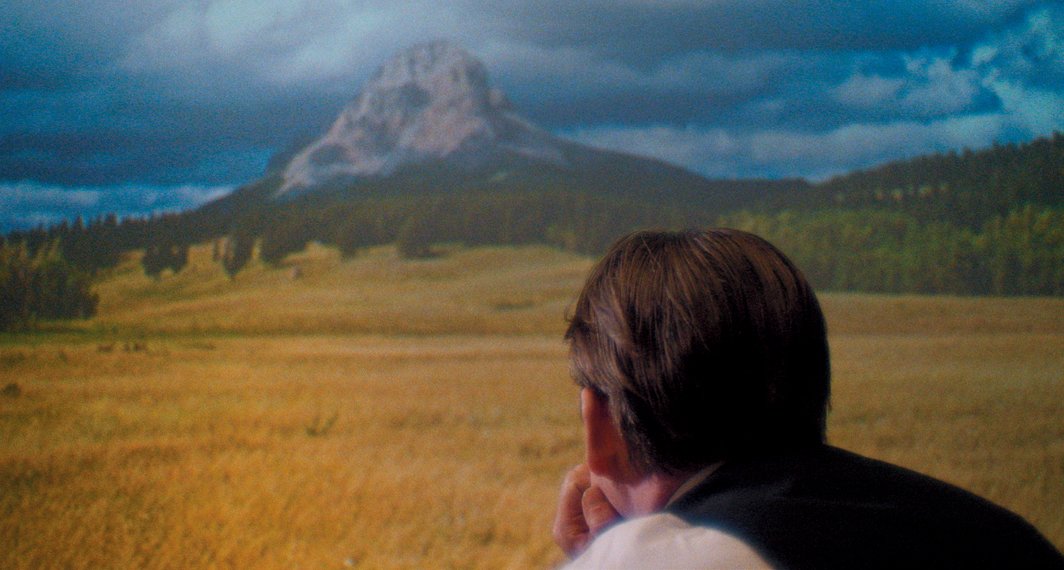 “In refusing to let us suspend our disbelief, the film encourages us to focus on Tesla as a master of light and time, the elements from which movies are made.”

Amy Taubin (<a href="/AmyOrNot/">amy taubin</a>) reviews Michael Almereyda’s “Tesla”: bit.ly/34klhgE