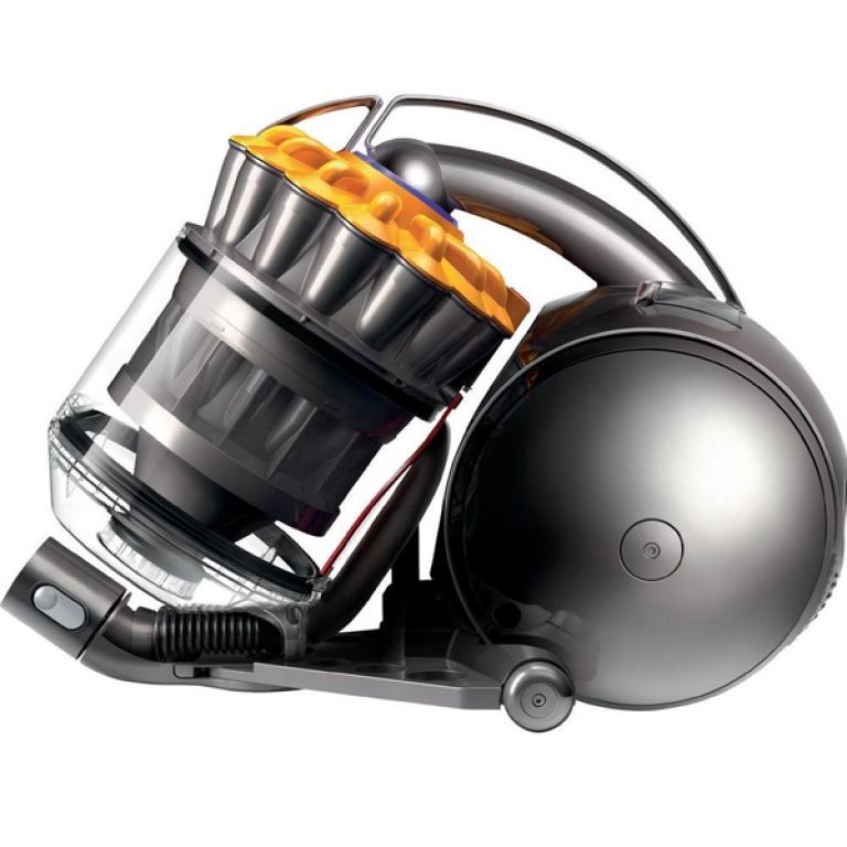 La SNCF consomme 17 térawatt par an. Bon là ça ne veut pas dire grand-chose mais en fait un téra watt ça fait 1 milliard de wattheure. Oui ok, là aussi ce n’est pas très parlant. Alors on va prendre un truc que vous avez chez : un aspirateur, disons 1000W.