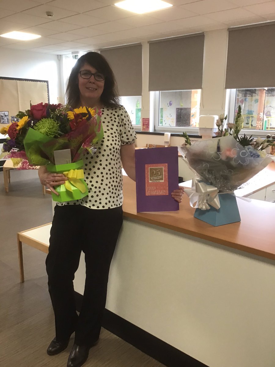 NurseryClackPs's tweet photo. We want to say congratulations to Mrs Lindsay for her 25 years service at  Clackmannan ELC. She has done so mucho for families and the community over these years. We are very lucky to have you 👏👏👏🥰🌟🏆🏅#Wehopefor25Yearsmore https://t.co/yEtNVFU9sf
