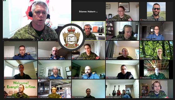 College_FAC's tweet photo. Le BGen Errington souhaite aujourd’hui la bienvenue aux stagiaires du #JCSP47 au @College_FAC : prêts pour une année de formation militaire sous le signe de Protection, Sécurité, Engagement #PME https://t.co/QesNUubQ0L