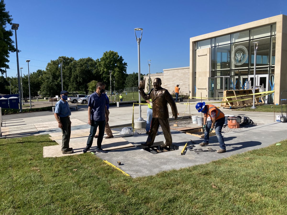 TrumanLibrary's tweet photo. More exciting #TrumanTransformation! Yesterday, sculptor Dexter Benedict delivered his statue of HST which will grace our front entrance. https://t.co/1YykigojTc