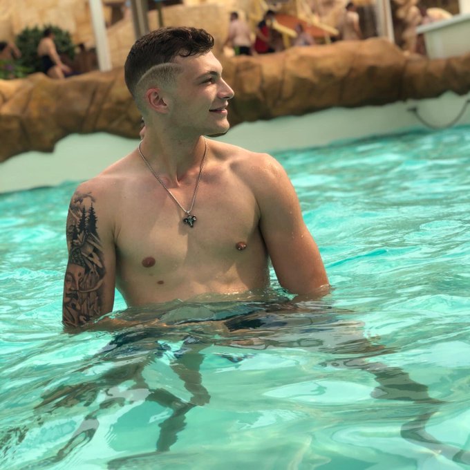 2 pic. ??like what you see?? https://t.co/Z16NLExhLK subscribe now ?? https://t.co/5Rz5yYh4PB