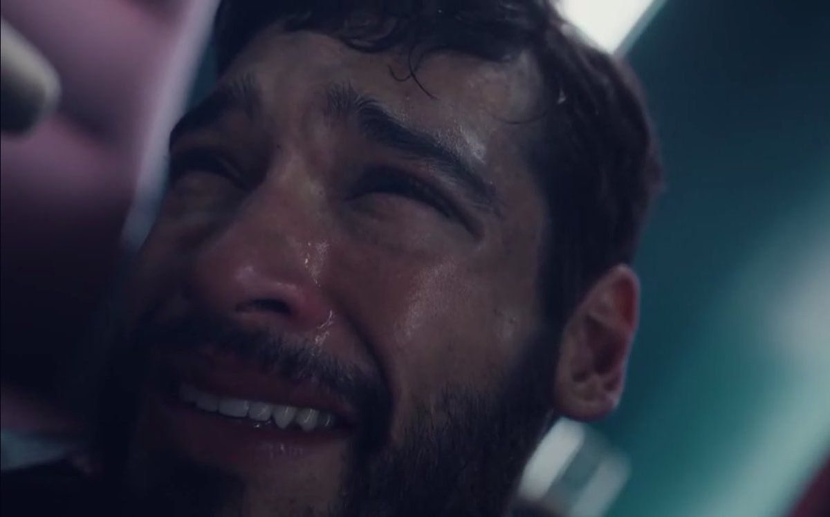 alwayshopes_'s tweet image. Kardeşlik,aile kavramları işin içine girince senaryoların uçması,sahnelerin ciğer bırakmaması...Hiç şaşmaz kalbim çıt.💔 #3percent #3porcento #3percentNetflix