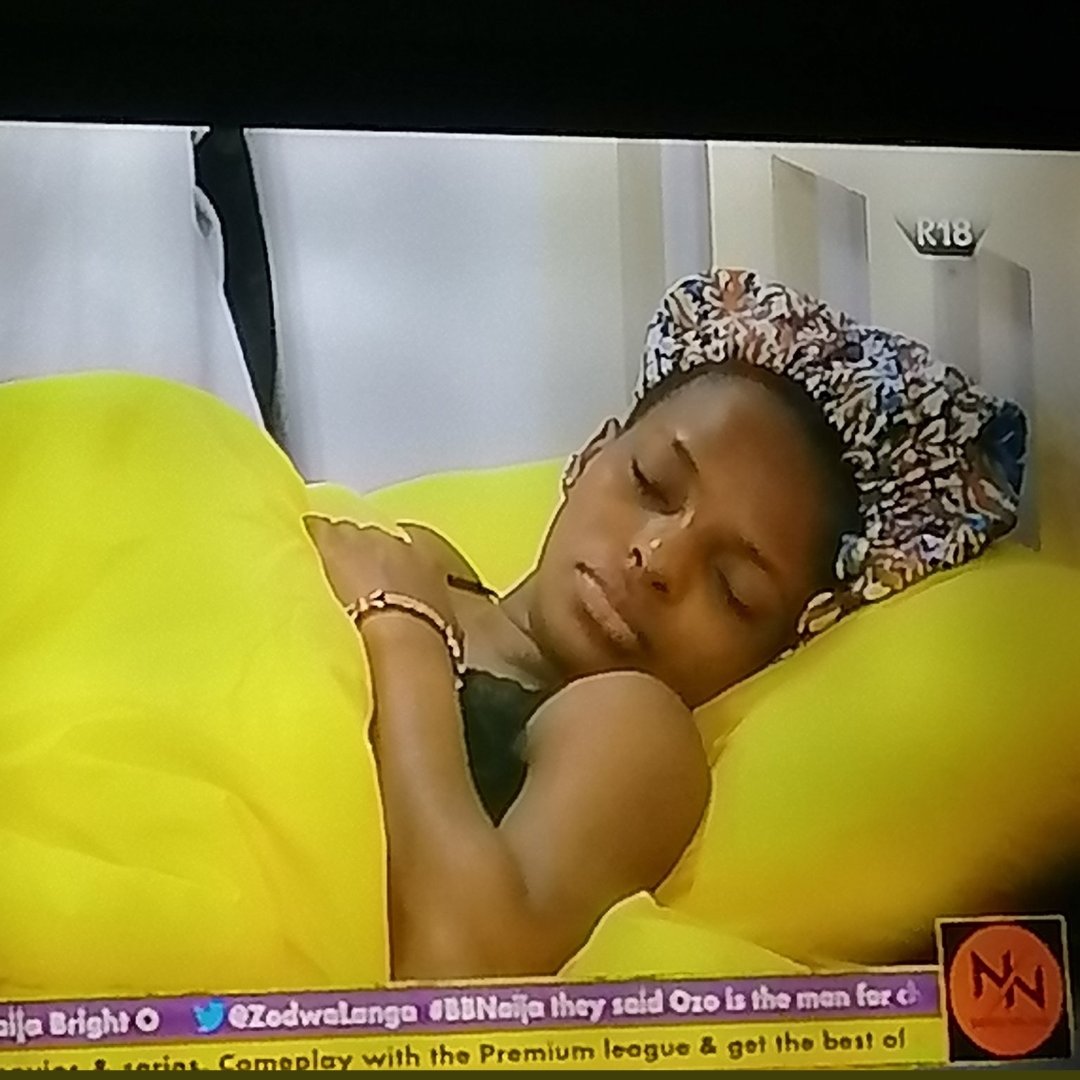 DiqueenOfficial's tweet photo. Wathoni the beautiful unbothered lady .. sleeping beauty i like her friendship with laycon atleast he's happy when wathoni is close to him #UndilutedLaycon #LayCruiser #LAYCONtent #Laycon #Icons #iCONs4Laycon  #BBNaija https://t.co/0DlxwcNf4N