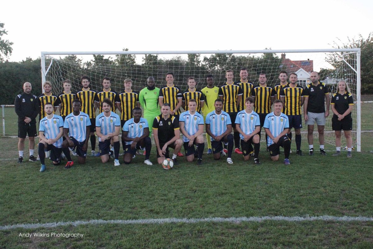 The Southend Manor 2020/21 Squad!
Team photo taken last night by Media Officer <a href="/wilkins_media/">Andy Wilkins Media</a>.
Ready to do the town proud once again this season whilst wearing the famous yellow &amp; black stripes!
#OneManor #SouthendTogether #TheFutureIsYellow 🟡⚫️