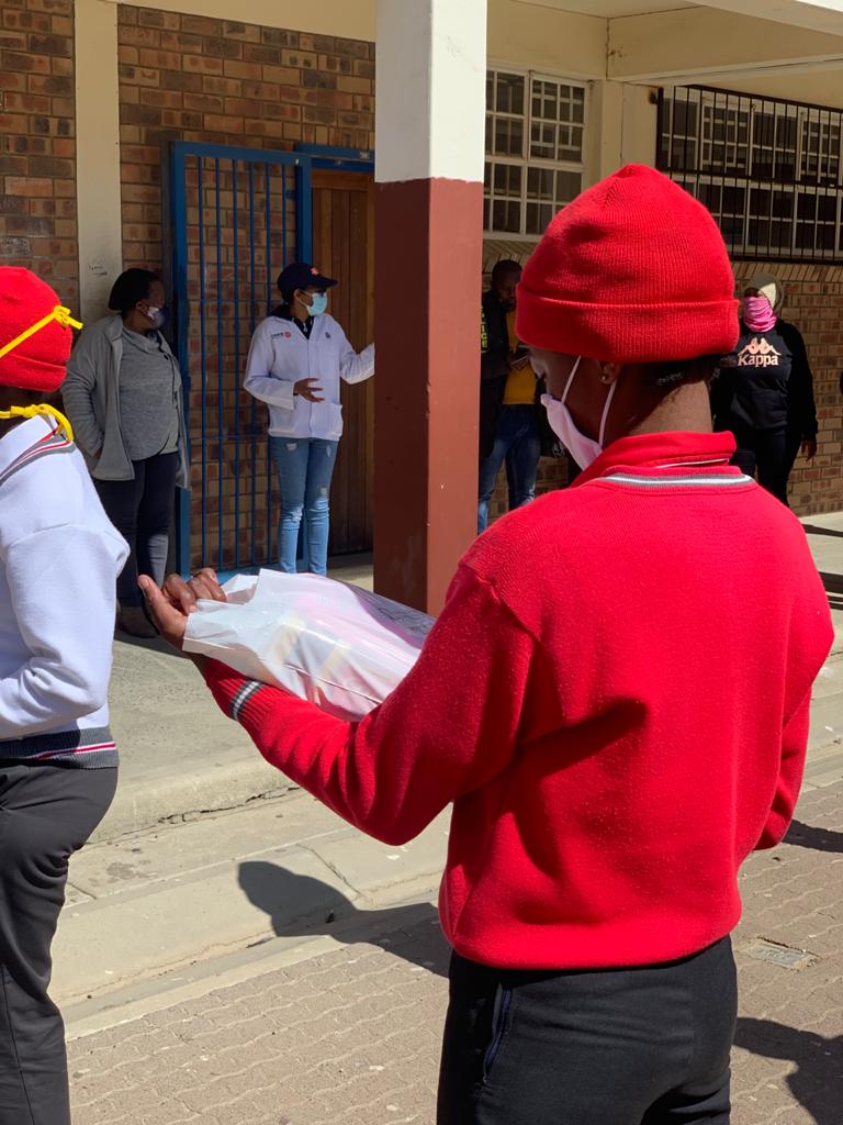 mowcs_sa's tweet photo. Inspecting a #dignitypack that was just placed in her hands. Thank you @Shoprite_SA for your hand in amking a difference! #dignitydrive #freestate #villiers #togetherwecan #transforminglivesthroughcharityinmotion https://t.co/u15PtOvPvj