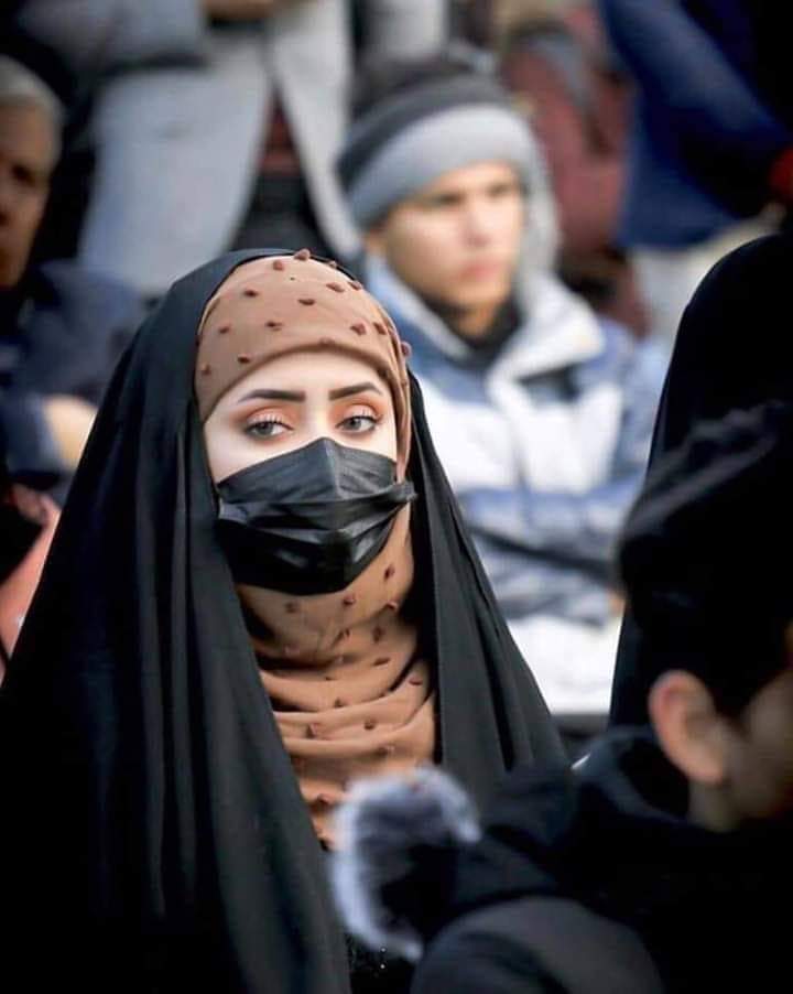 mohammadomoosh's tweet photo. في هَدأةِ اللّيلِ ... لو تَدرينَ عنْ آآآآآهي
إنّي أحُبّكِ ، لكنْ ليسَ في اللهِ

إذ لَستُ  يُوسُفَ لَمّا هِئتِ لي وأنا
ذو شَهوتيْنِ ، وَجُوعي الآمرُ النّاهي

#نمير_البيان 
#شطر_الخامسة 
#جبر_البعداني https://t.co/fMP76PVG8E