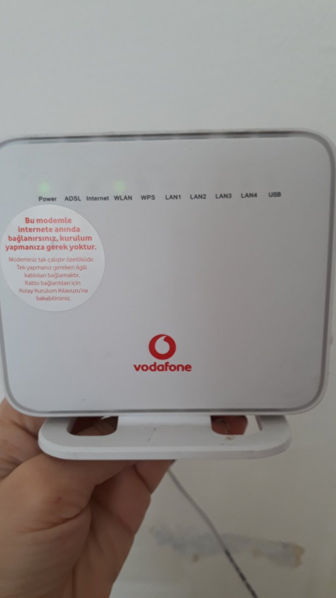 gulserenstlms's tweet photo. Vodafone ev internetimiz 10 gündür çalışmıyor, oluşturduğumuz arıza kayıtlarına dönüş yapılmıyor. Vodafone ise vermediği hizmetin faturalarını göndermeye devam ediyor😬😬😬 @VodafoneDestek 
@VodafoneTR https://t.co/Y6q7z4GJki