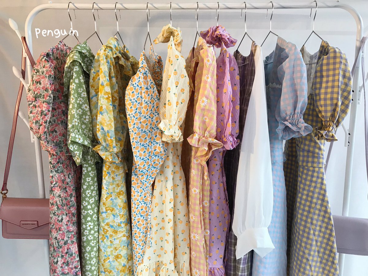 penguinstore99's tweet image. ☁️💖 เสื้อผ้าเข้าใหม่เกือบ 40 แบบเลยค่า น่ารักไปหมด รอบนี้มี dress น่ารักๆ สไตล์เกาหลีมาด้วยนะคะ 〰️ ราคาเริ่มต้นที่ 99 บาท แต่ไม่เกิน 290 บาทค่าา 🌙 เราจะลงขายวันพรุ่งนี้ค่ำๆ นะคะ รีทวิตนี้ส่งฟรีไปเรยค้าบ