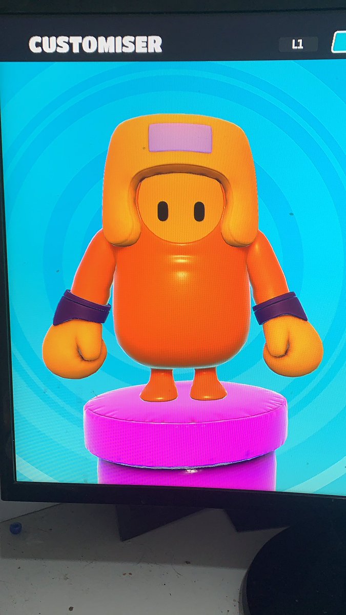 daniel66994810's tweet image. If logan Paul was in fall guys