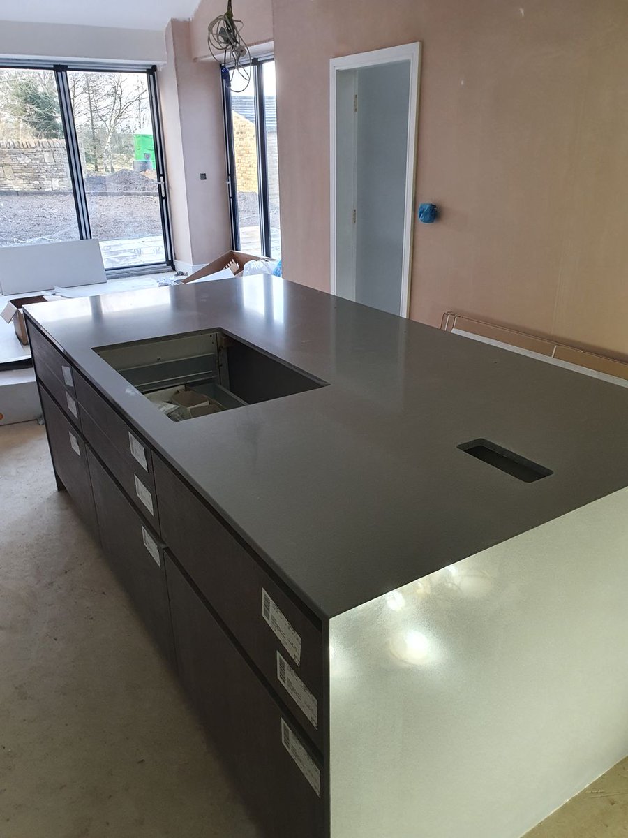 build_perfect's tweet photo. On the way to becoming a drop down gorgeous kind of house. Let's start with this kitchen. Soon this house will be fully realized. 

For more information, please contact us through the following details:
📞 01484 767677
📧 info@myperfectbuild.com
💻 https://t.co/6NCgq2MgUa https://t.co/Loty3o6AvU
