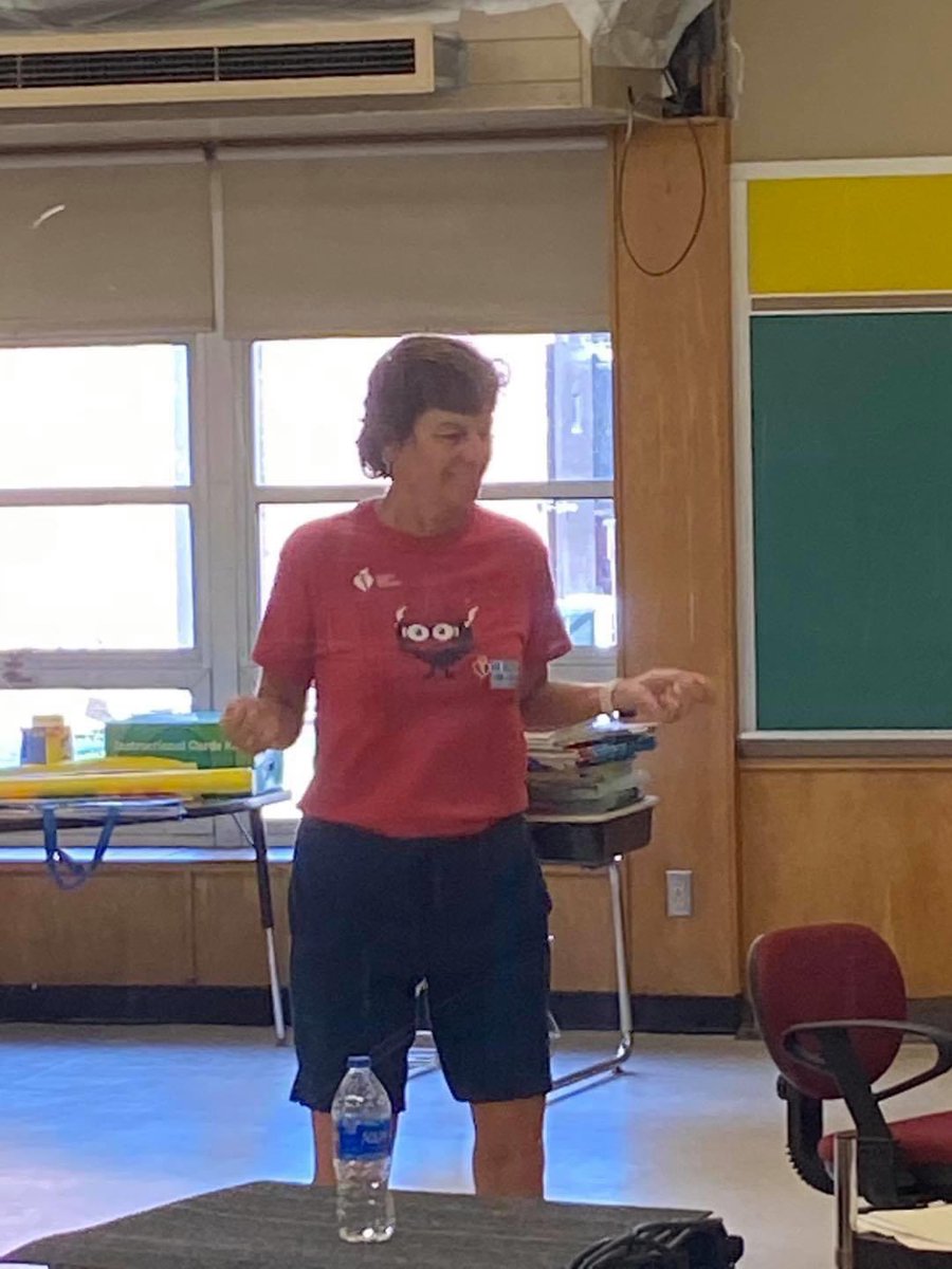 So proud to be an Eagle! 🦅 Edison teachers have taken on this challenge and are making it happen for students! Each day it just gets better! We miss seeing our kids in person but everyone is stepping up to the plate like the SUPER HEROES they are! #NEU #OPSProud