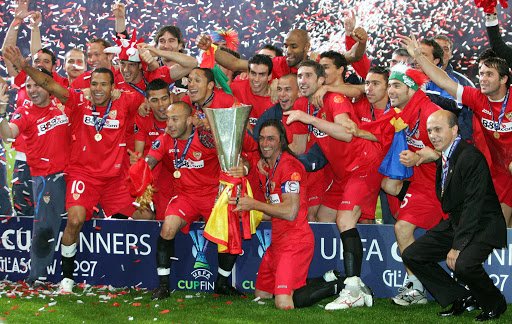 antborber's tweet photo. Otra vez ese cosquilleo... #VamosMiSevilla #APorLaSexta #DicenQueNuncaSeRinde #TraelaSevilla #SevillaInter #UEL #ELFinal https://t.co/48tatzpbXE