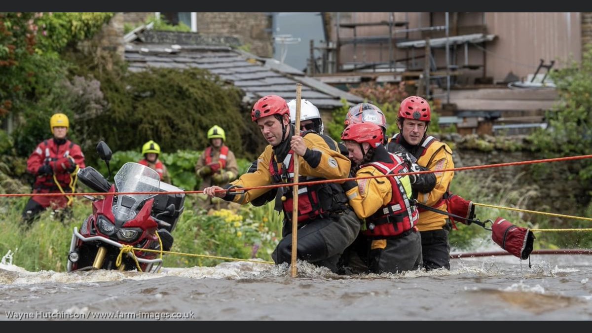 Hi everyone this Sunday Richmond crew will be at Richmond falls carrying out some water rescue training as well as offering water safety advice about the dangers of open water. If you see us come and have a chat: to locate us use these #what3words ///pointed.trickles.moods 🌊🏊‍♂️