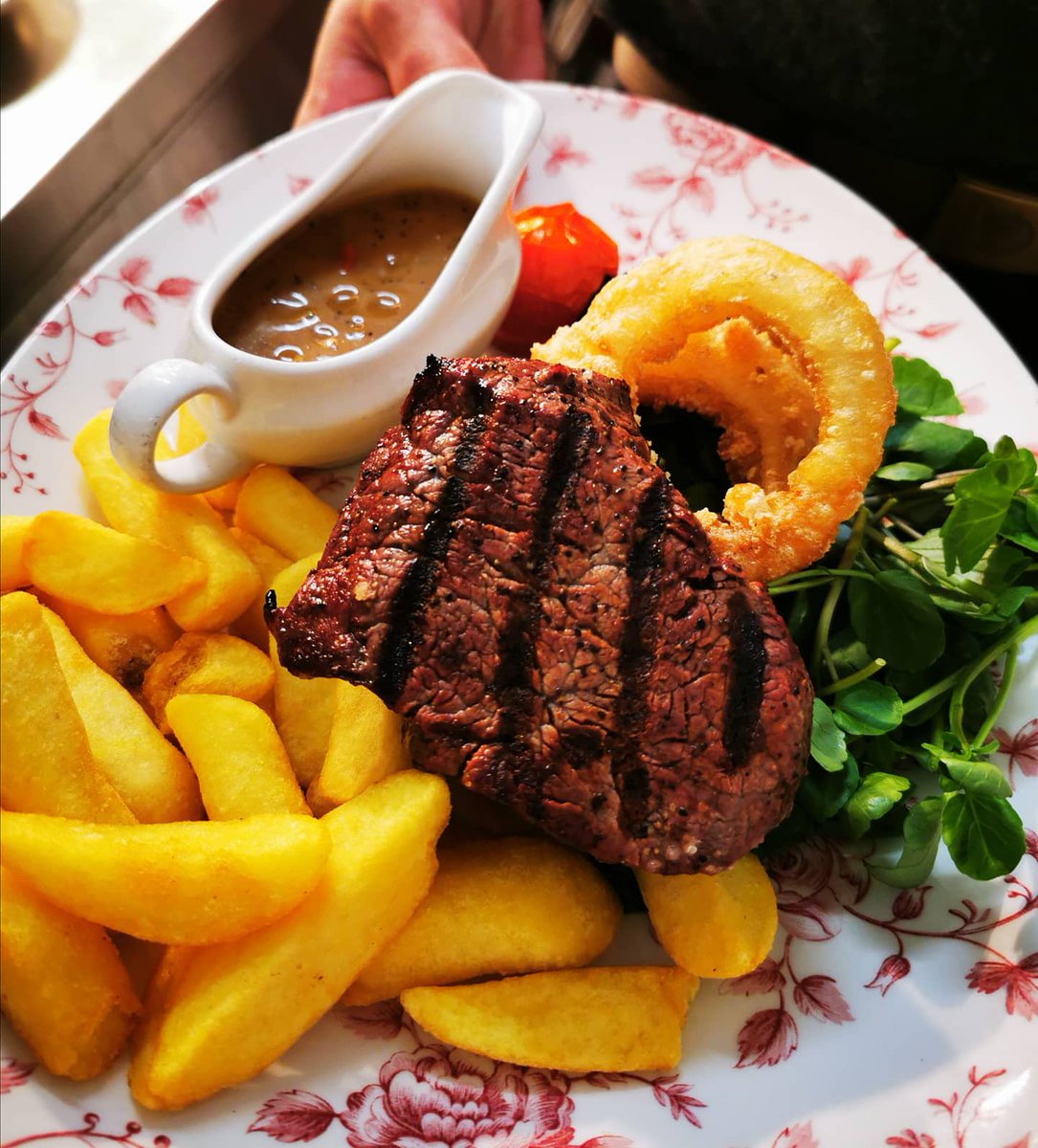 RedLionBury's tweet photo. Even on a rainy day like this we're ready to cook your favourite meals. What's your favourite #redlionbury meal? #towerburger? #cheeseandonionpie? #tempuravegetables? #haveyoursay #customerviews #hawkshaw #bury https://t.co/jEPkl1juHG