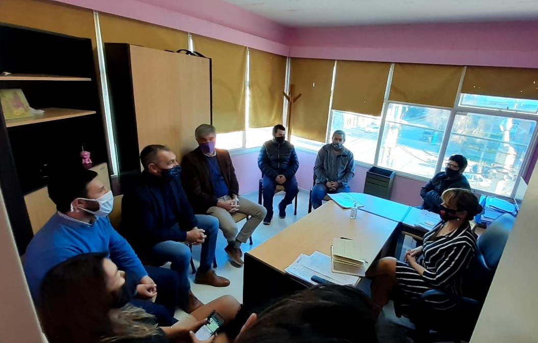 barciaml's tweet photo. 🔔 #Ahora en @CadenaTiempo Lorena Alcalá #Sedamil ▶️ 'Nos reunimos con funcionarios de @TWMunicipalidad para la futura confirmación de una cooperativa. Entre 6 y 9 personas se sumarían con la posibilidad de incorporar más gente.' https://t.co/eoJUNa8Zzm