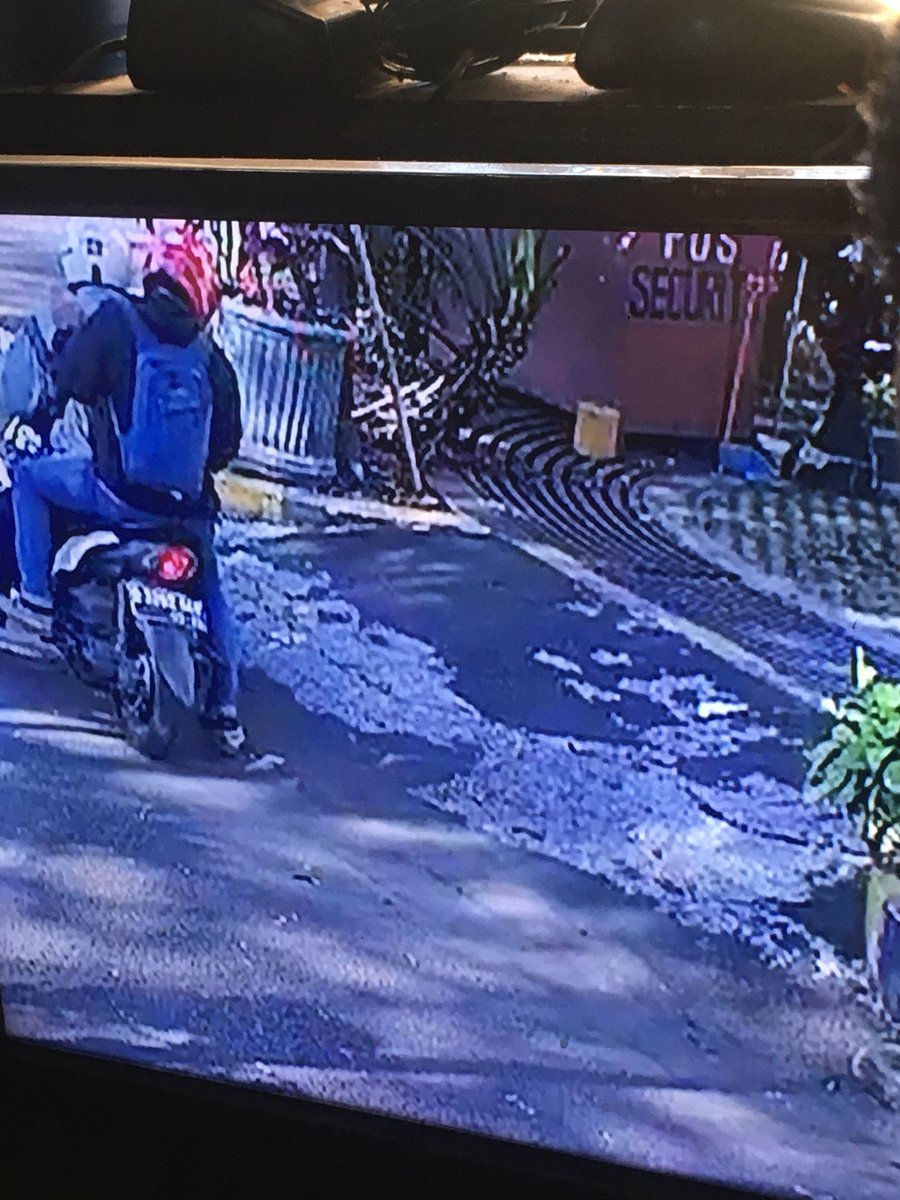 WendiTri's tweet photo. @m03f @PRFMnews Dari cctv Jl. Selada ada yg ambil pake motor mio. https://t.co/H2SQ8enNYa