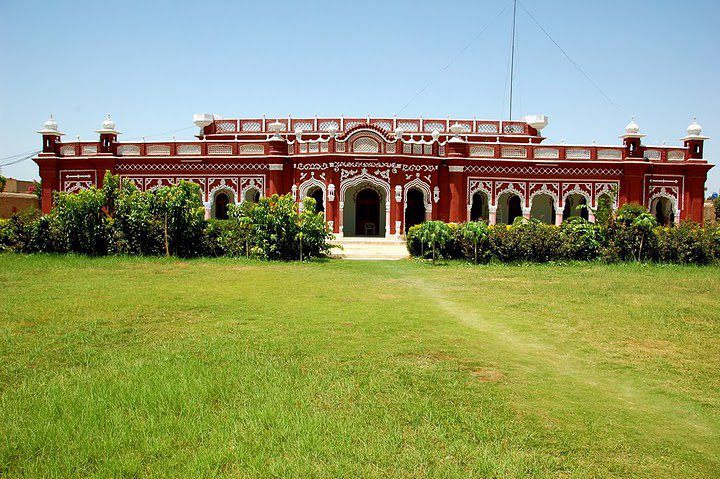 4: PalacesThe current fort at Kot Diji was constructed by Mir Sohrab Khan Talpur in 1785. But aside from the fort. the Talpur dynasty would also build a large number of palaces in Kot Diji which are extremely beautiful.