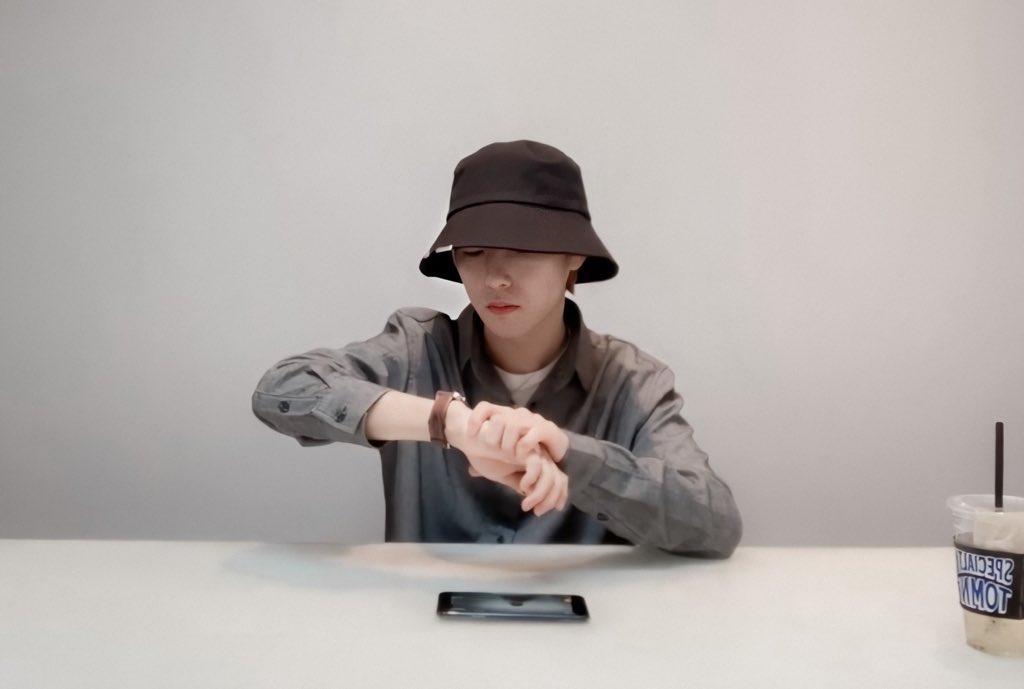 𝑑𝑜𝑟𝑠𝑜𝑟🕯️ tweet media