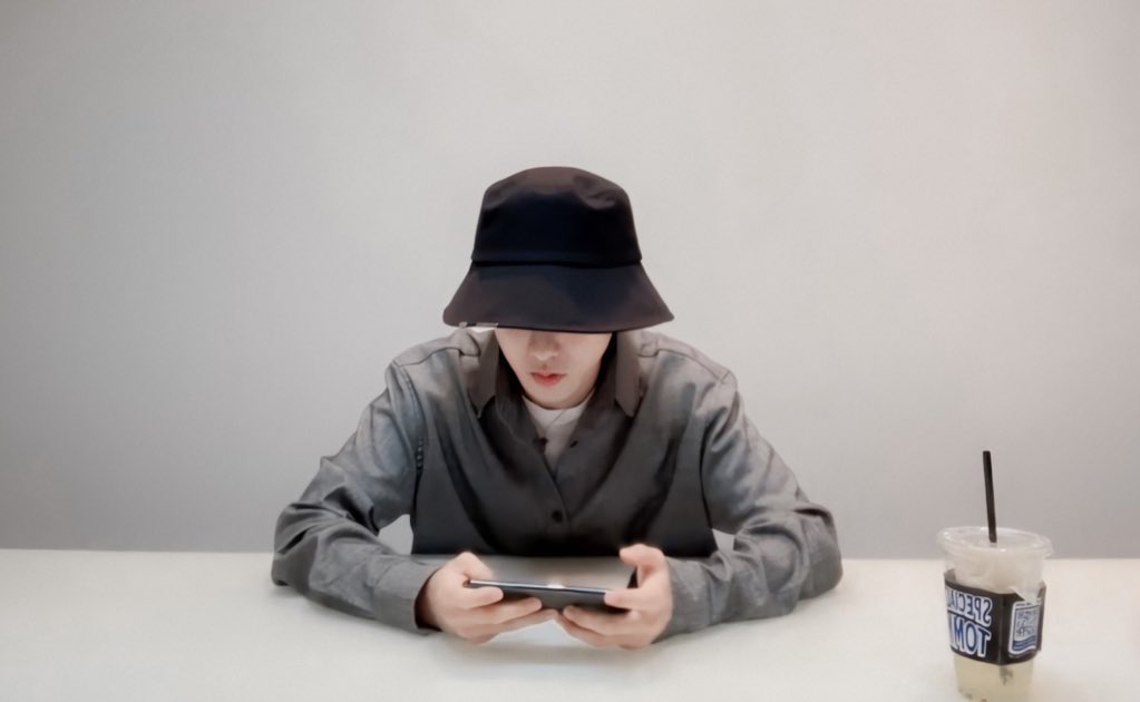 𝑑𝑜𝑟𝑠𝑜𝑟🕯️ tweet media
