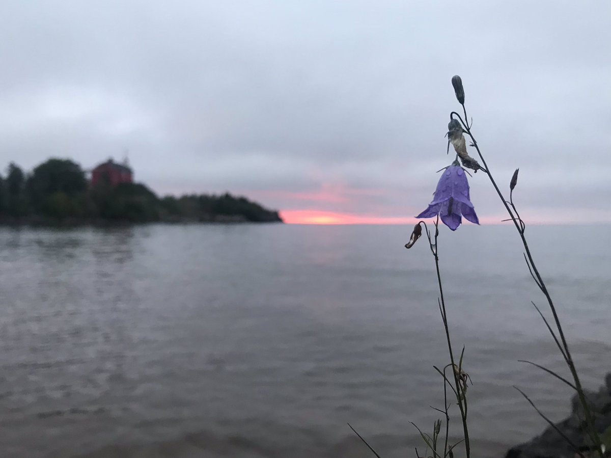 Sunrise 599. – bei  Marquette Harbor Lighthouse