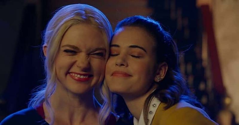 #specialFF to my lovely dear sister @Brokensiphoner I will always be there for her and protect her . Love you sister so much .