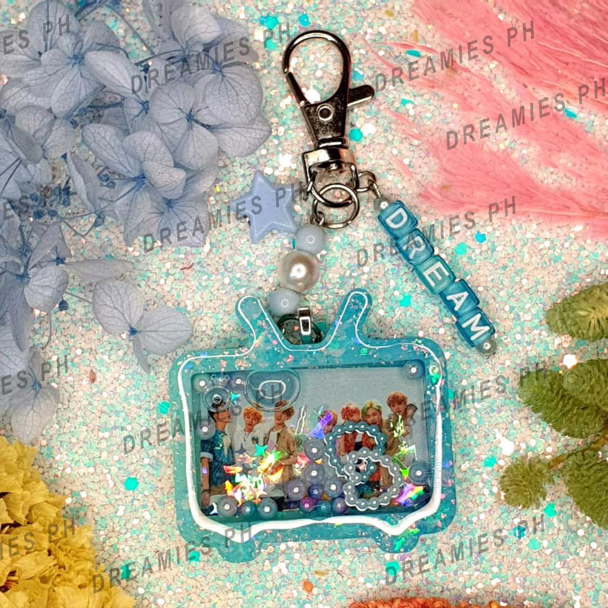  Dreamers! Here are actual previews of our DREAM Shaker Keyrings We are obsessed with these  Order form is still up! Check it out on the original tweet for the price and details. More previews to be posted soon! #NCTDREAM  #THEDREAMLAND  #4YearsWithNCTDREAM 