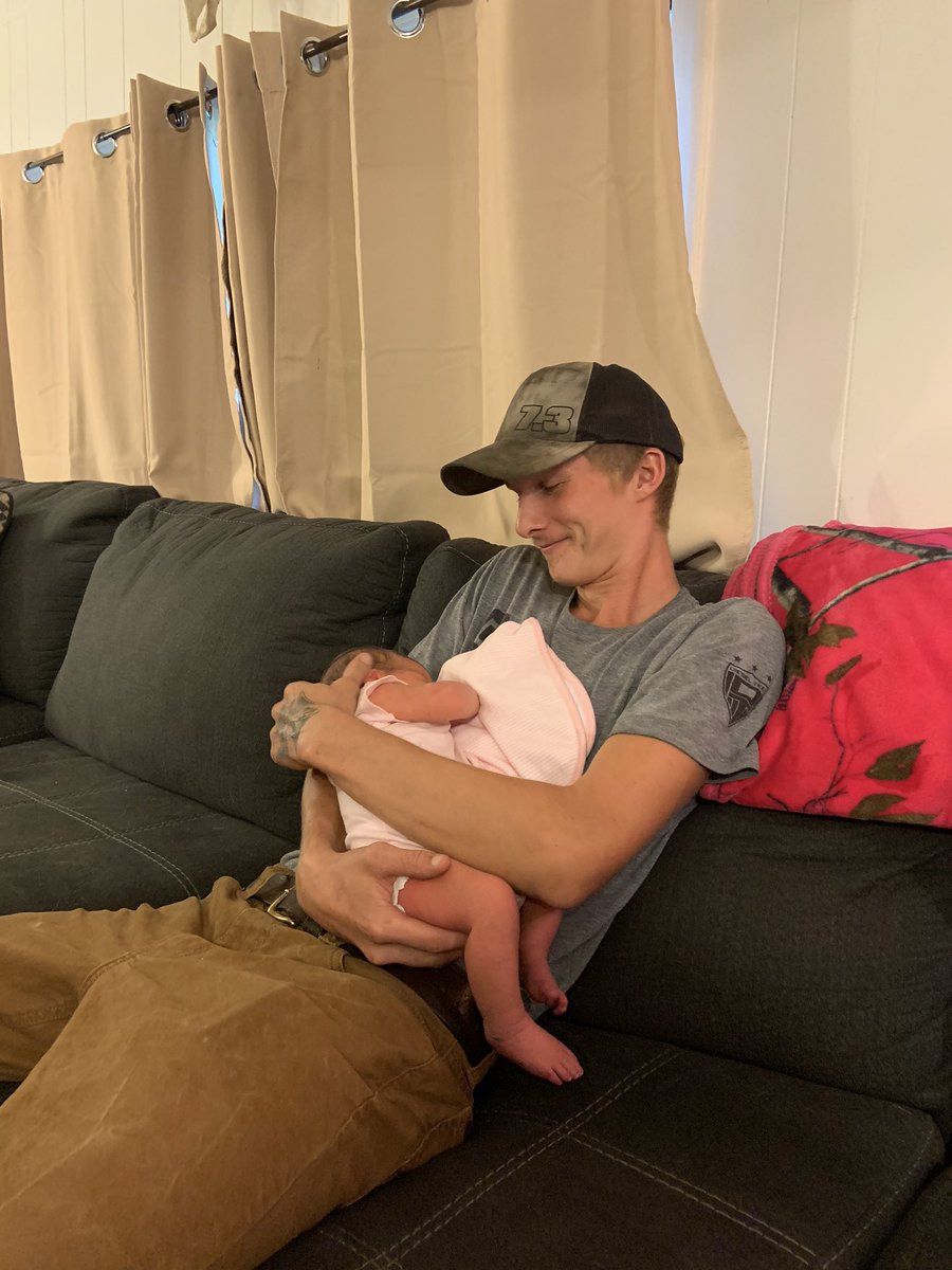 caitlin_moyer's tweet photo. taylor has us ALL wrapped around her little finger🥰 https://t.co/OtP5Ih8pzm