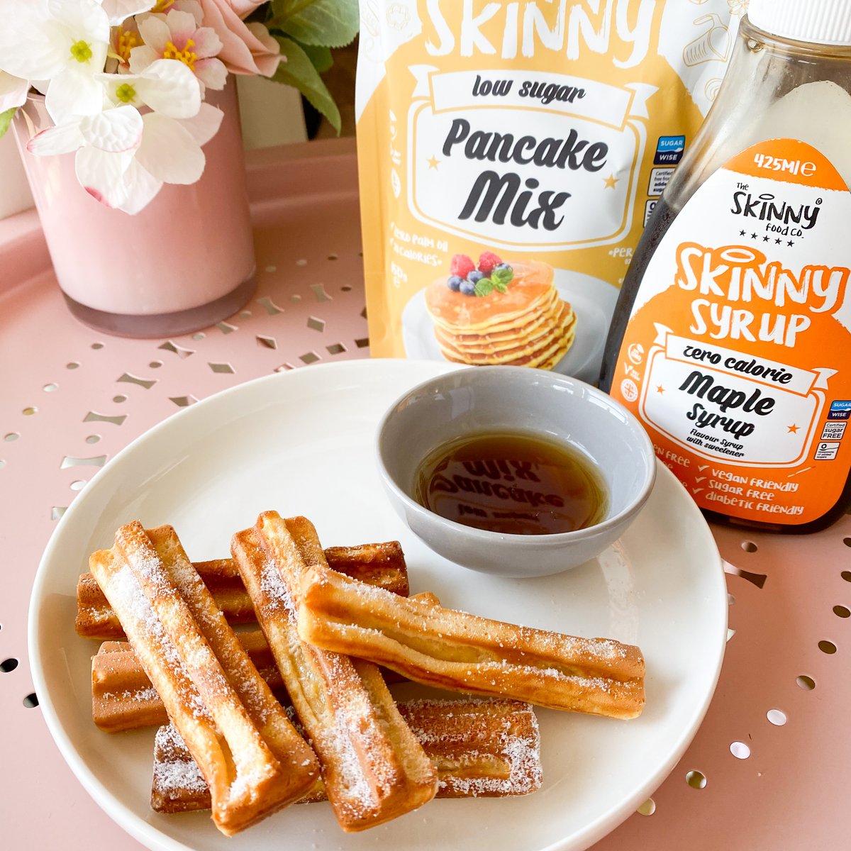 skinnyfoodco's tweet photo. Maple Churros 🥞😍
If you love pancakes, you'll LOVE these 😋 Easy to make and even better to taste 🙌 Who wants the recipe? 👇
🤩 #SkinnyFoodCo #NotGuilty https://t.co/LEnFTc6H1J