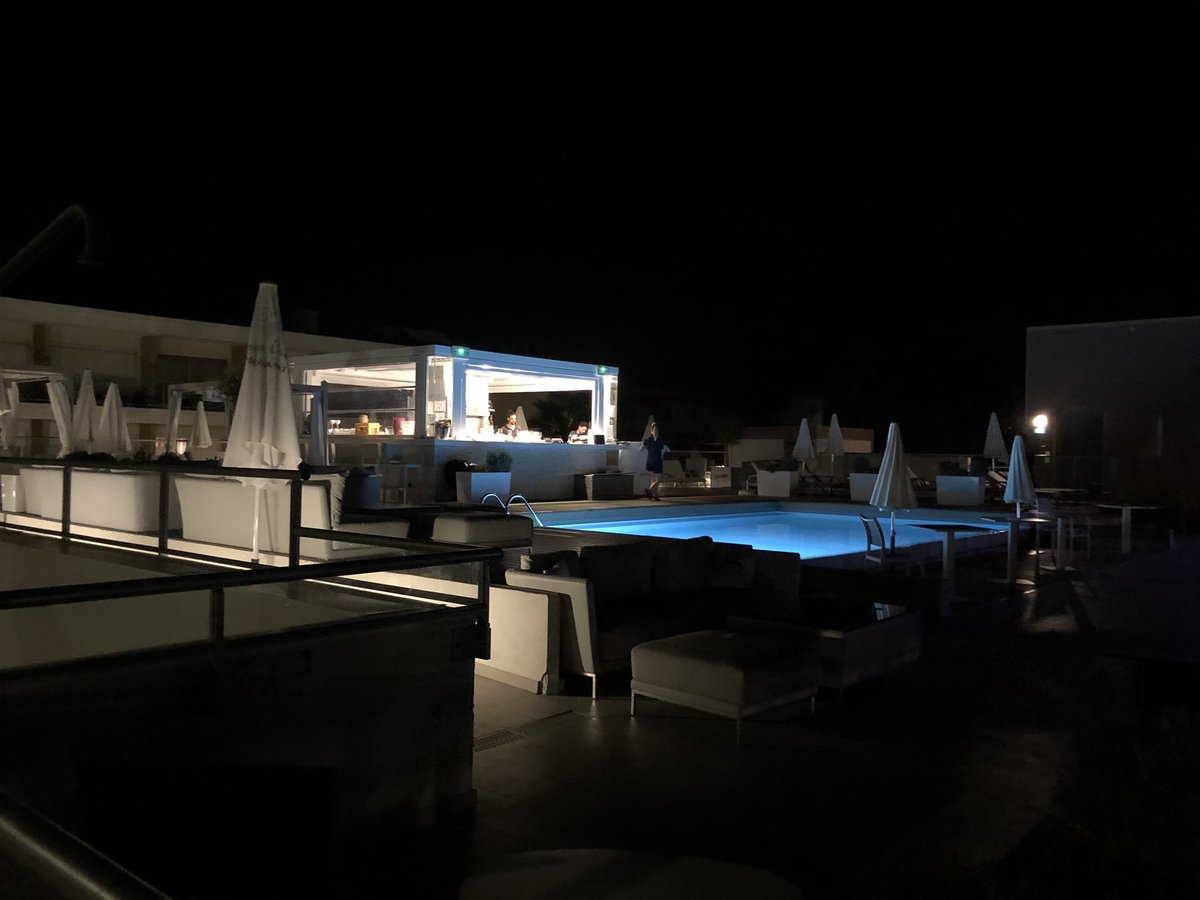 TheTravellersD's tweet photo. Rooftop les Terrasses du Syracuse, Villeneuve-Loubet 📍#rooftop #CotedAzurFrance #discover #bar #insolite #Travel #voyage #decouverte https://t.co/N6iBP8iMMd