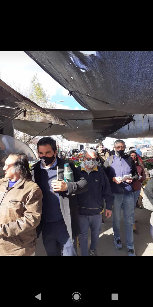 aletex81's tweet photo. El día miércoles nuestro candidato a Intendente @JRadiccioni y @E_Ortega33 recorrieron junto a los postulantes a Alcaldes por el municipio 18 de Mayo, una de las ferias mas lindas y antiguas de nuestro barrio. https://t.co/LNMReKNg8q