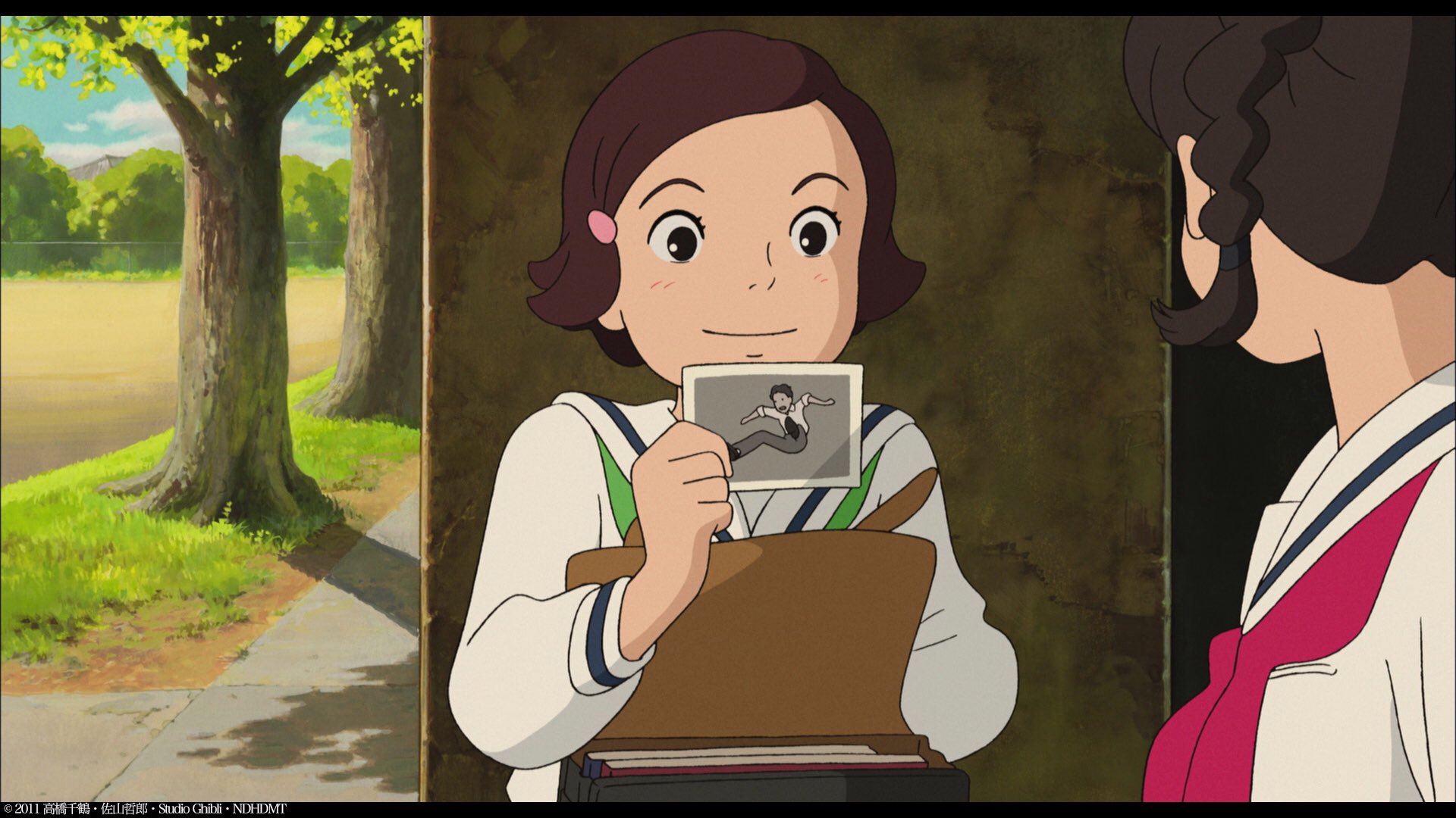 アンク＠金曜ロードショー公式 on X: #空  が買ったというこの写真📸、写真部にて１枚30円❗️😳で販売されていました。当時はタクシー🚕の初乗り料金が約100円程度。アイドルの生写真ぐらいの値段設定になるのかもしれませんね🤗  #金曜ロードSHOW #コクリコ坂から ...