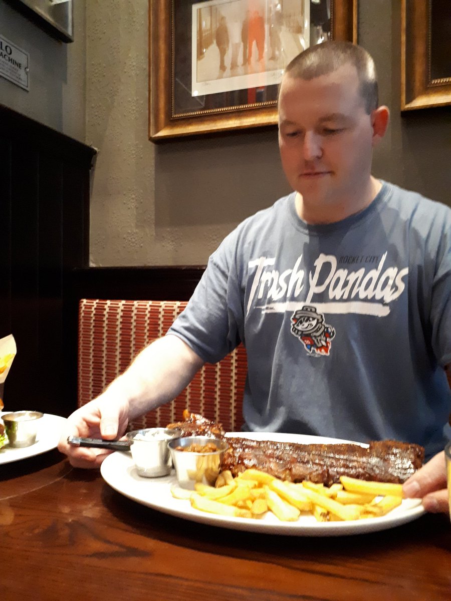 bemusedbackpack's tweet photo. #ad Had an AMAZING lunch at the .@HardRockCafeMCR a few weeks ago, definitely heading back their for lunch now I'm here for a short #CityBreak. Looking forward to those ribs! #UKDaysOut #VisitBritain #Staycation #LegendsOnly #HardRockPartner https://t.co/6hISbpQo7y