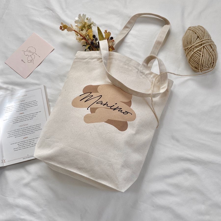 ペイントロゴトート、結構な数を作ったけどついに残り３つになりました😭

こちらのトートは再販出来ないので気になった方は是非◎
ちょっとしたショッピングにガシガシ使ってやって下さい〜！！

ちなみに振り込みなら送料込みで2790yenです✨