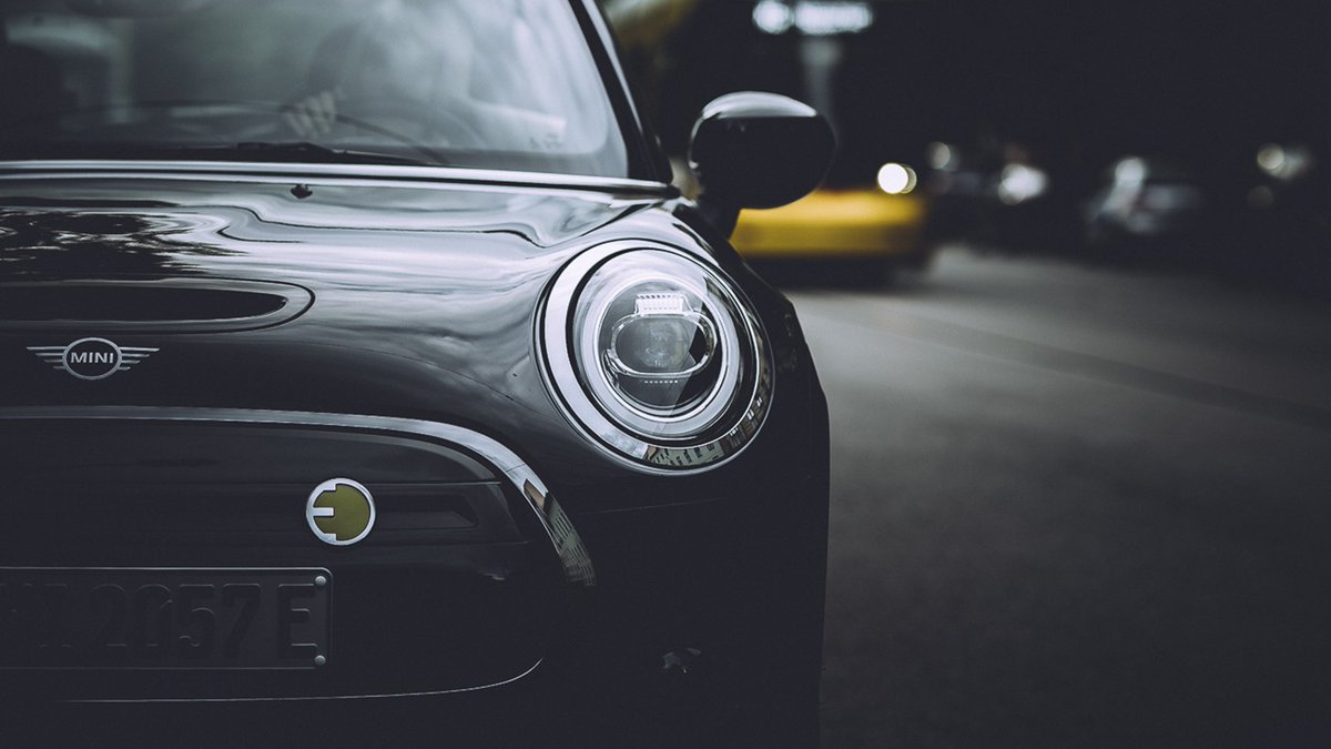 MINI's tweet image. Photographer Thomas Kakareko captures moments #ChargedWith Passion. #TheMINIThings #MINIElectric

[MINI Cooper SE: Energy consumption in kWh/100 km combined: 16.8 - 14.8, Fuel consumption in l/100 km combined: 0, CO2 emissions in g/km combined: 0.]