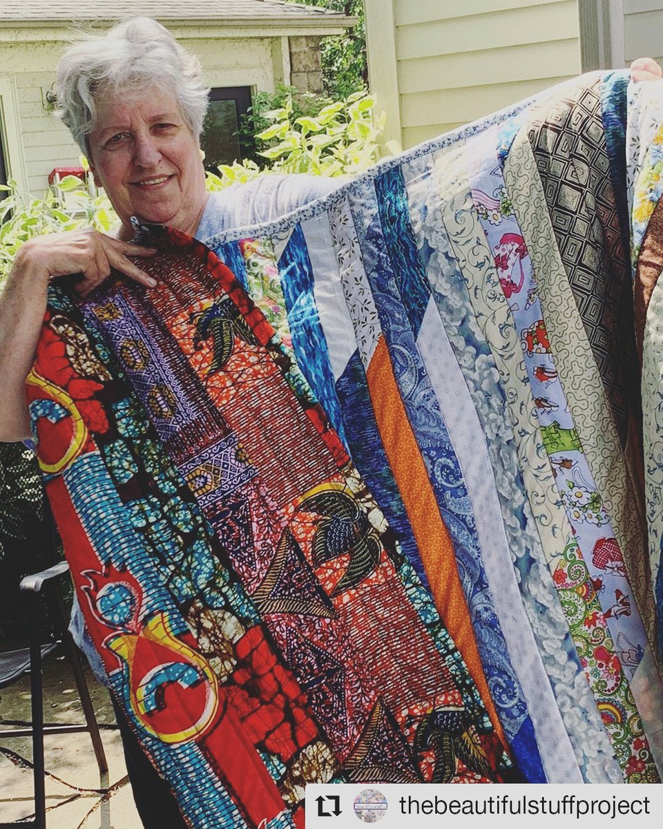 streamlinedstrt's tweet photo. Beautiful! 🌺 It's truly amazing what can be done with some reused materials and a little bit of (ok, in this case, a whole lot of) talent and time. What beautiful things have you been doing to stay busy during quarantine? #knitting #quilting #crafting #reuse @BSPSomerville https://t.co/eitOu1aqzy