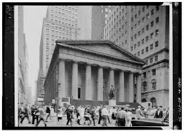 FederalHallNPS's tweet photo. #DYK on August 11, 1955 #FederalHall was designated a #NationalMemorial #findyourpark #nps https://t.co/Y6b9Gr7v8A