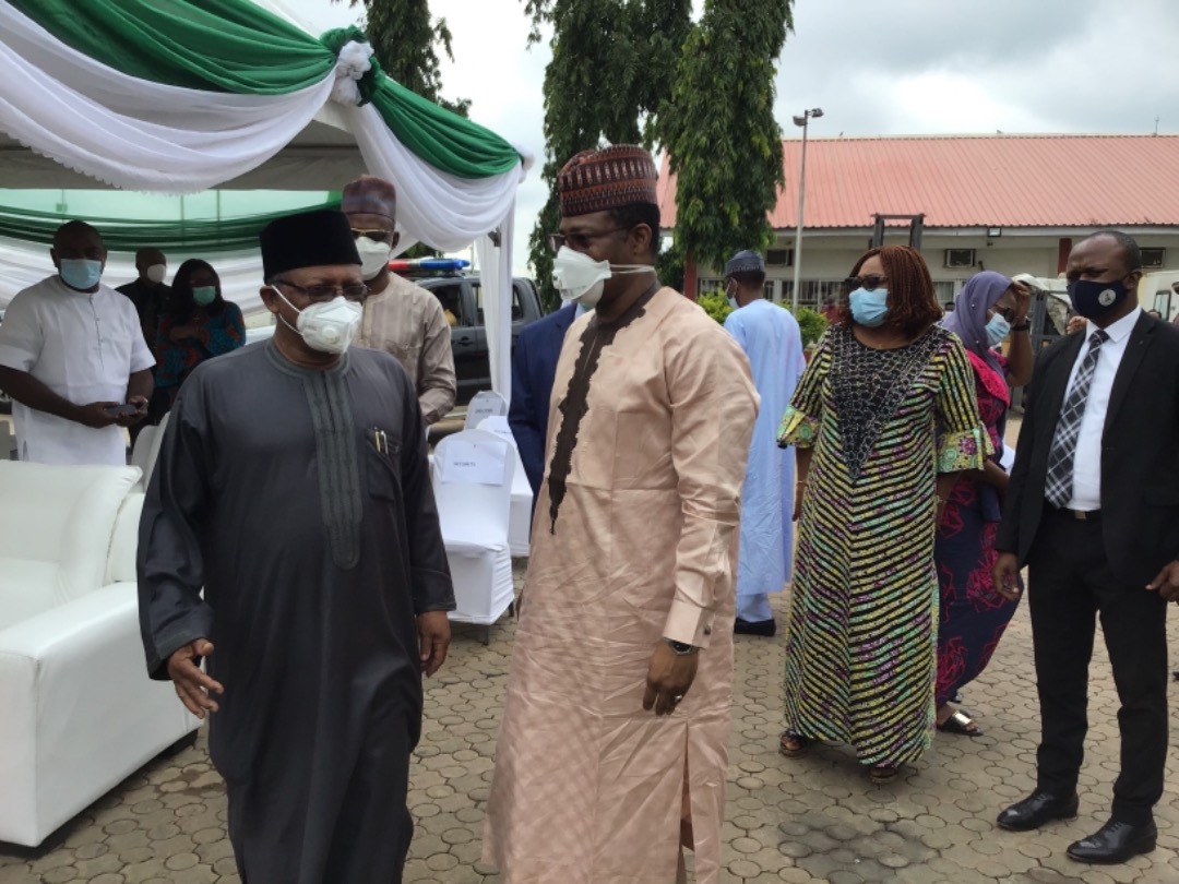 Fmohnigeria's tweet photo. "As part of the effort to improve routine immunization indicators in all the states of Nigeria, @NphcdaNG is working with development partners who declared a state of emergency on routine immunization &amp; set up #NERICC Centre at the national level". @drfaisalshuaib https://t.co/Uu461jOone