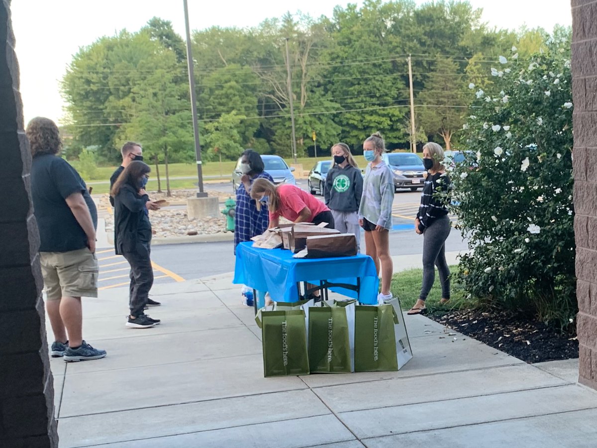 obmsmrss's tweet image. Grateful for @panerabread breakfast from our amazing @OBMSsentinels PTO🌟 #teachertwitter #berkshirestrong