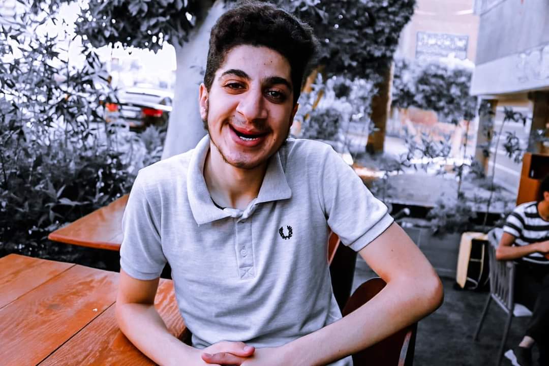 zqjporkyz's tweet photo. انت جميل بكل لغات العالم يا احمد كفايه ضحكتك والله 💙 https://t.co/Q4FjoD39O9