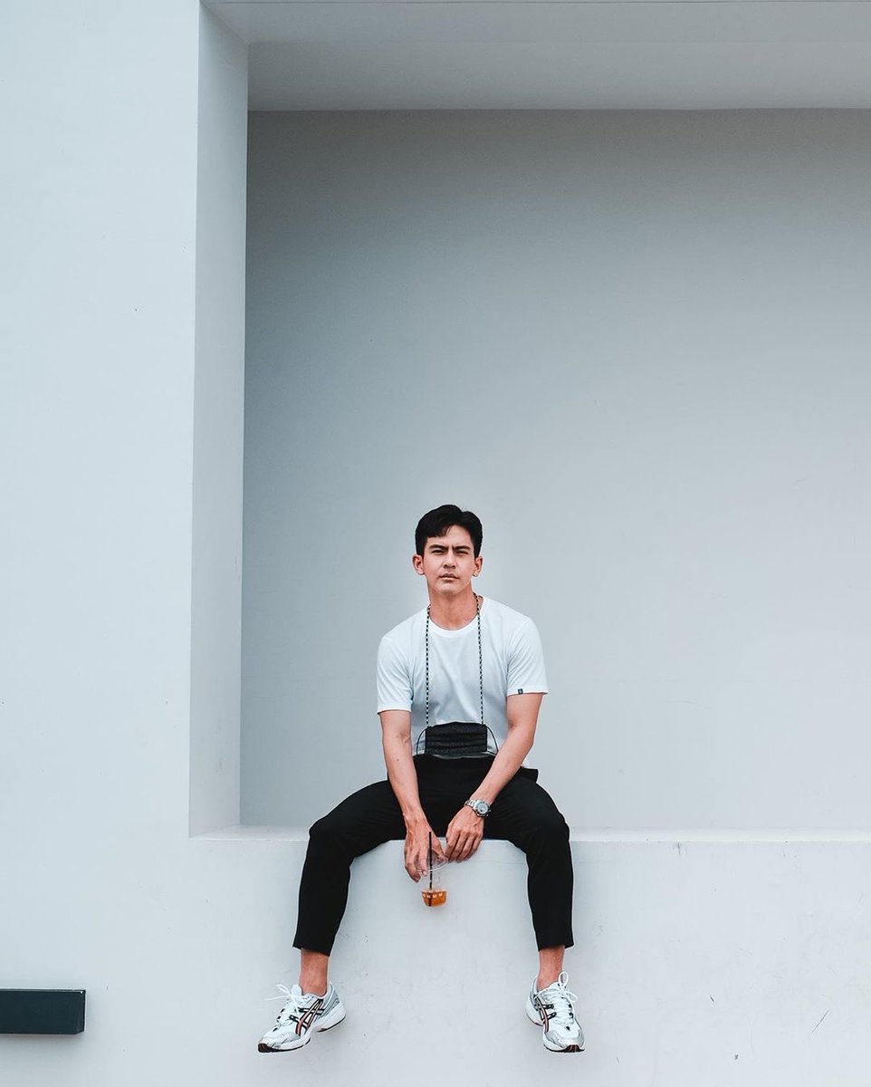 ToeyPongbot's tweet image. Keepin’ it simple⚪️⚫️ #toey_pongsakorn