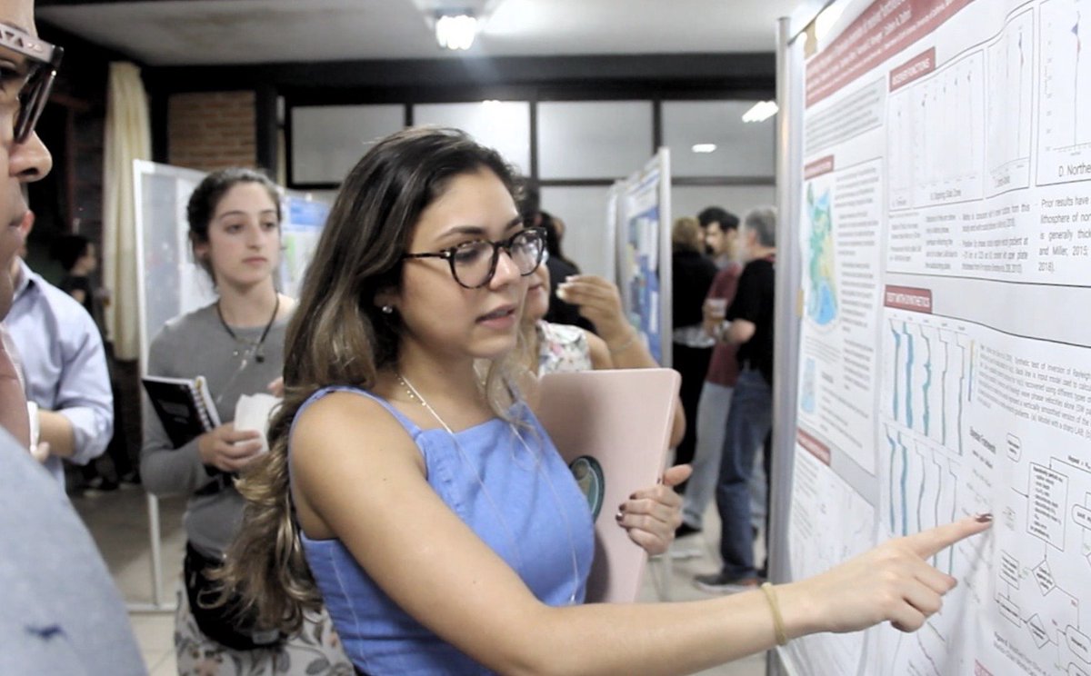 GeoLatinas's tweet image. (3/6) Prior to starting a PhD at Brown, @IsabellaGamaD completed a Bachelors in Geophysics from the Federal University of Rio Grande do Norte (@ufrnbr), in Brazil. As a first-generation student, she says "I care about accessible quality education for everyone." #FirstGenInSTEM