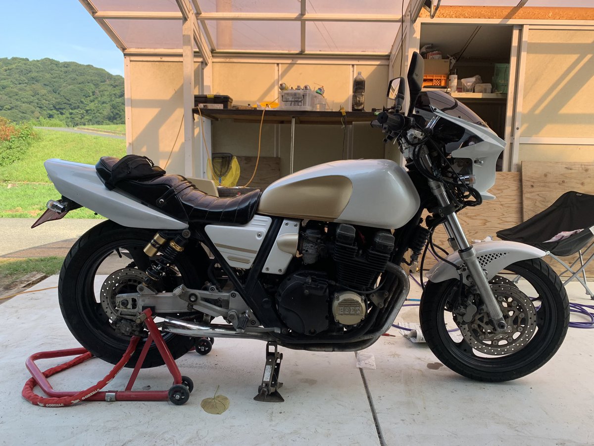 uuushin85's tweet photo. だんだんバイクが仕上がっ��きてる！ https://t.co/oYilToxIMd