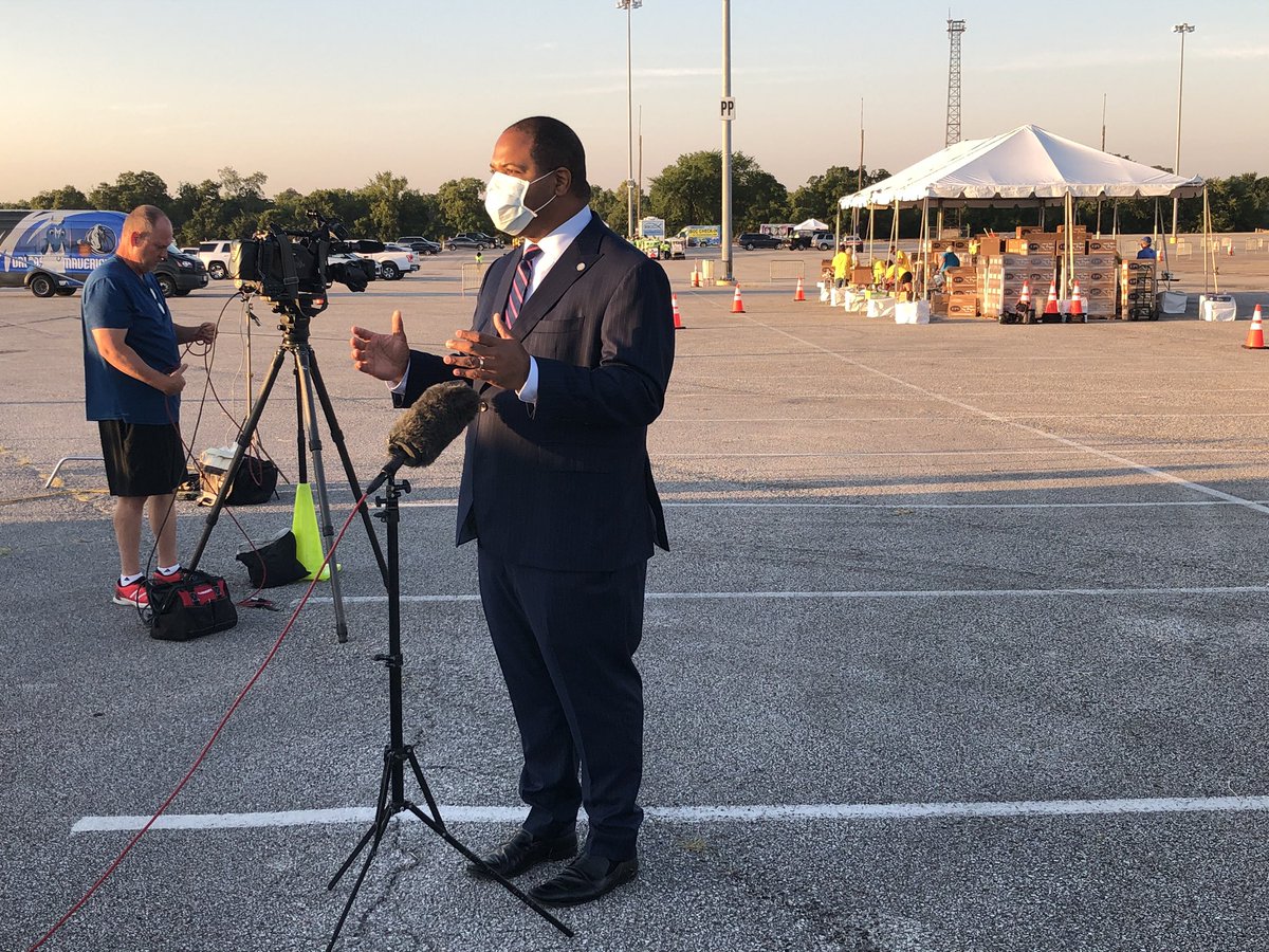 wfaasandra's tweet photo. Hear from him on @wfaa Midday at 11am! RT @DallasMayor: .@Johnson4Dallas giving interviews for the #MBTSF. We’re helping set up Dallas kids for success, even for virtual learning. https://t.co/1pgxqSguVS