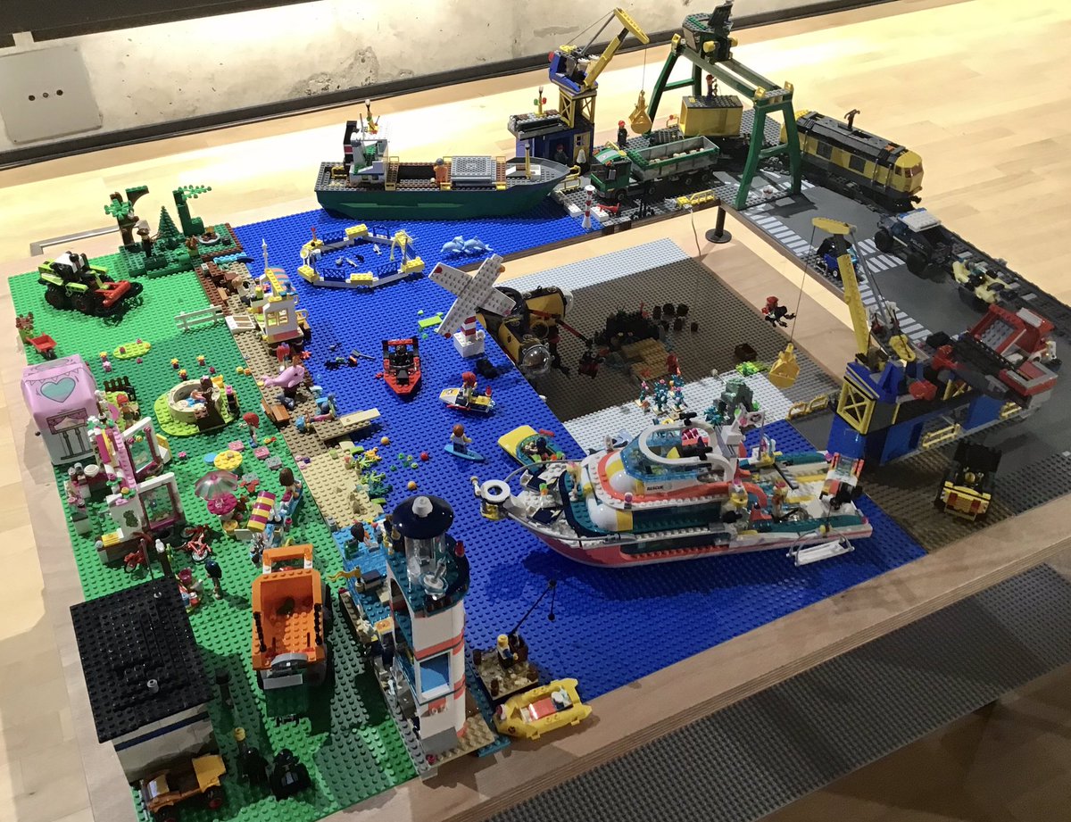 Aboagora_event's tweet photo. How do we use the sea and how does it serve us? And how do we rely on the state of the sea with regards to the future? The research profile @thesea_aau hosted a stimulating discussion on these themes, concretisising the discussion with a LEGO maritime landscape.  #aboagora2020 https://t.co/eG8CgzenXZ